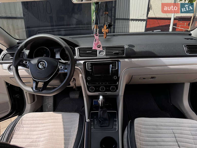 Седан Volkswagen Passat 2016 в Чемерівцях