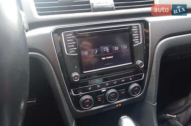 Седан Volkswagen Passat 2018 в 