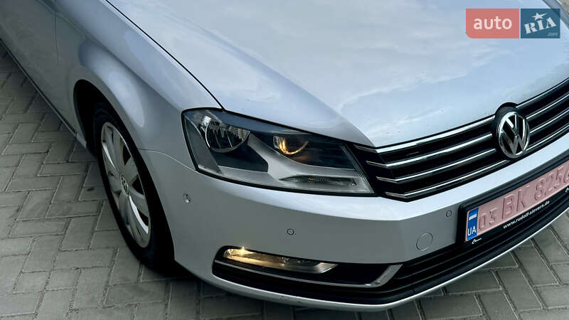 Универсал Volkswagen Passat 2011 в Ивано-Франковске
