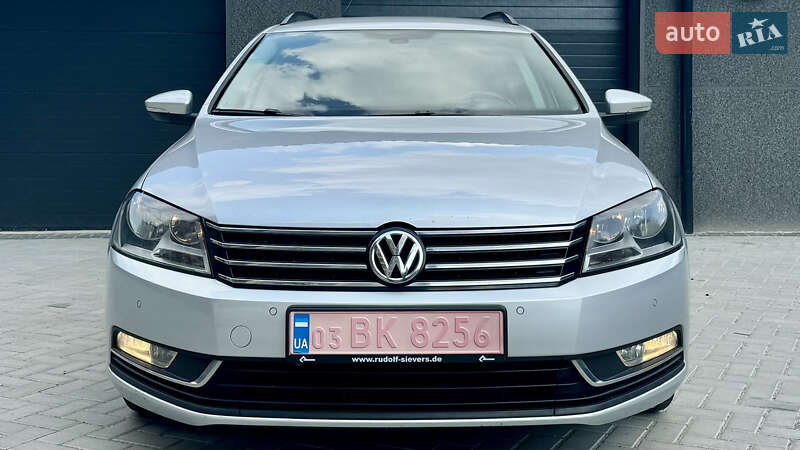Универсал Volkswagen Passat 2011 в Ивано-Франковске