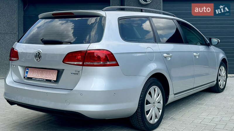 Универсал Volkswagen Passat 2011 в Ивано-Франковске