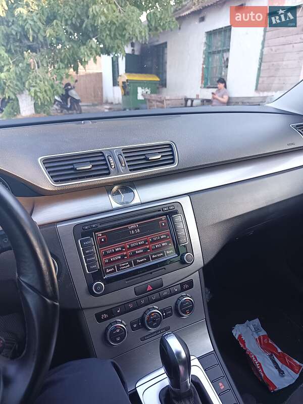 Универсал Volkswagen Passat 2012 в Одессе