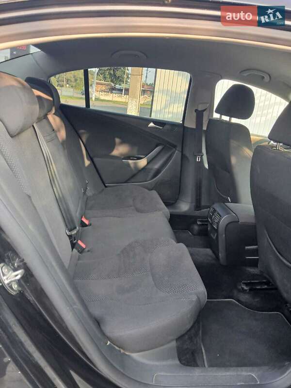 Седан Volkswagen Passat 2008 в Сторожинці