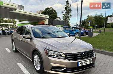 Седан Volkswagen Passat 2016 в Львове
