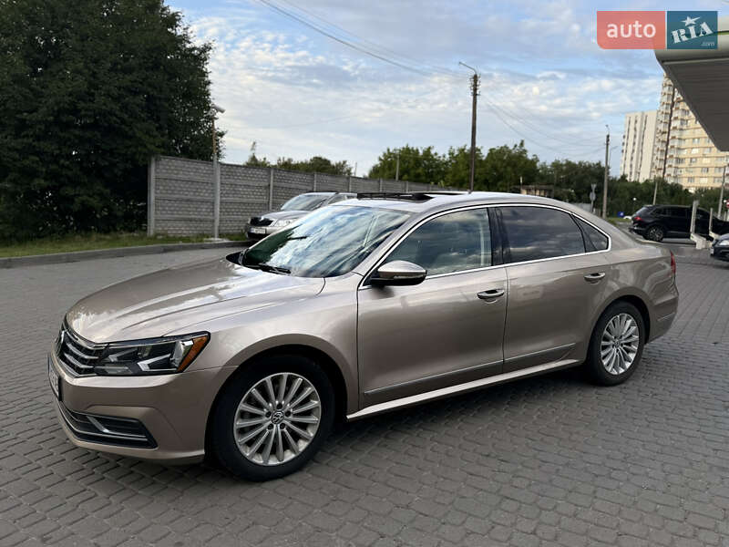 Седан Volkswagen Passat 2016 в Львове