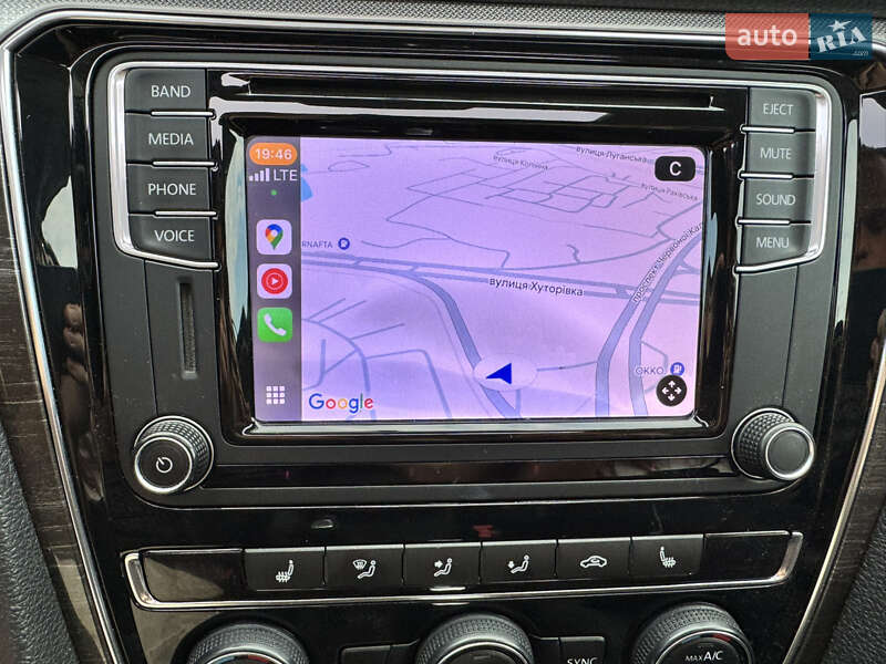 Седан Volkswagen Passat 2016 в Львове