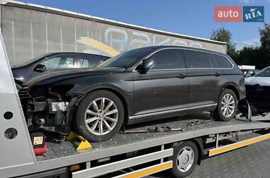 Универсал Volkswagen Passat 2019 в Киеве