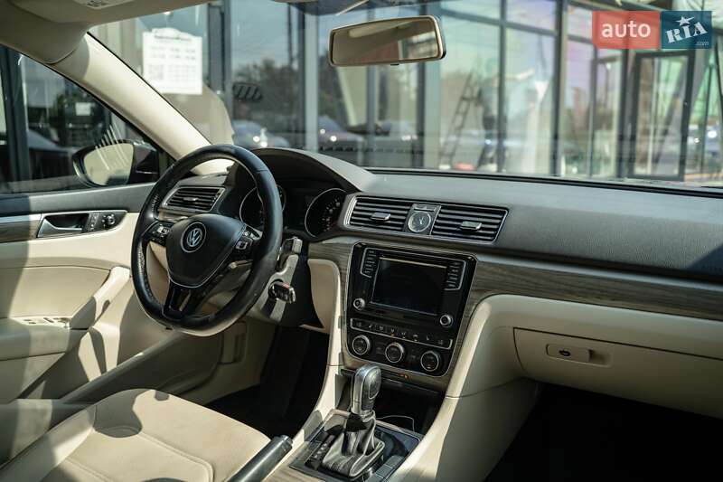 Седан Volkswagen Passat 2016 в Чернівцях фото 40 Седан Volkswagen Passat 2016 в Чернівцях