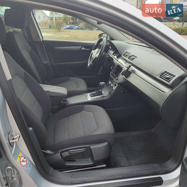 Универсал Volkswagen Passat 2013 в Житомире
