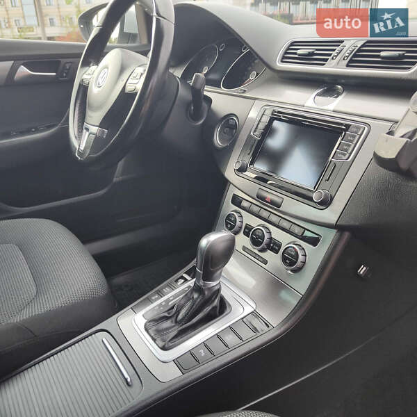Универсал Volkswagen Passat 2013 в Житомире