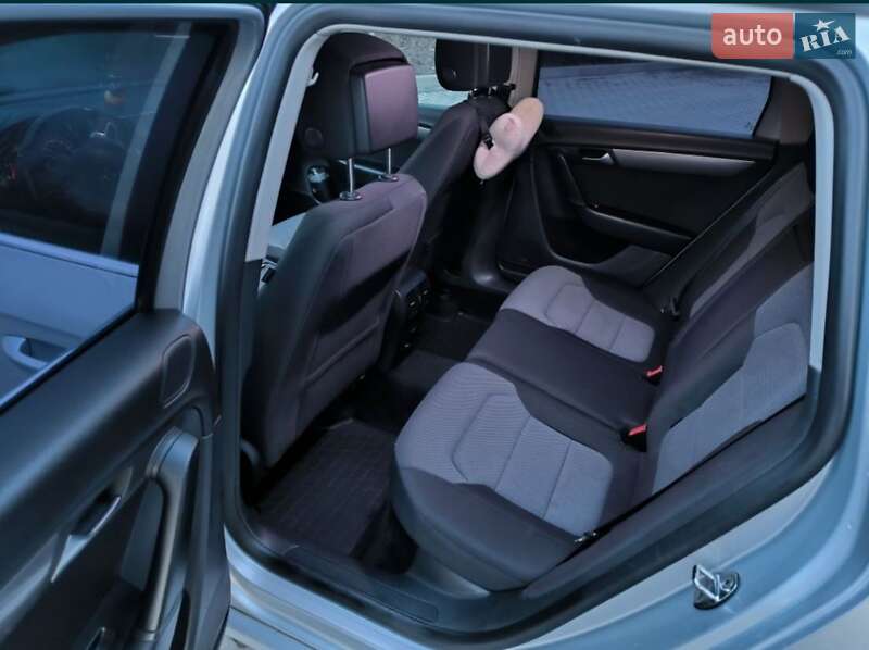 Универсал Volkswagen Passat 2012 в Кельменцах