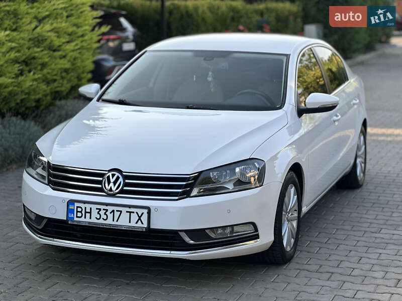 Седан Volkswagen Passat 2012 в Одессе