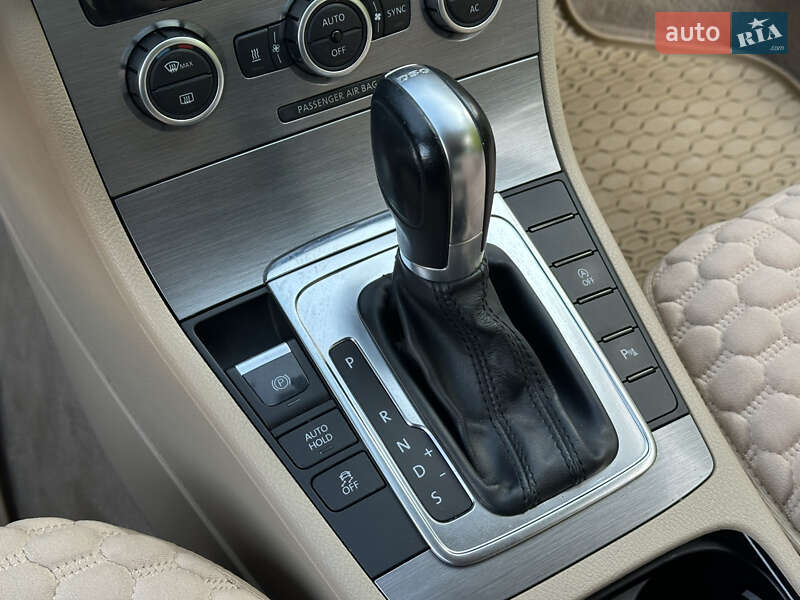 Седан Volkswagen Passat 2012 в Одессе