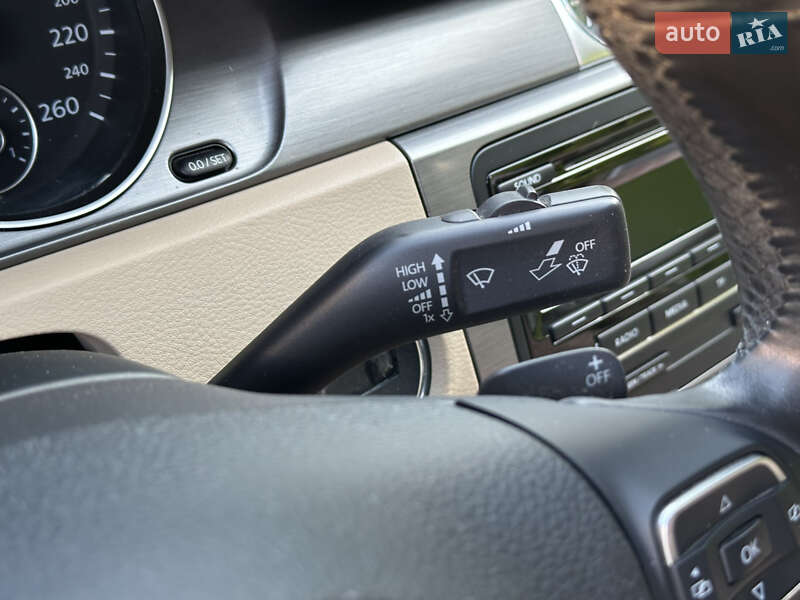 Седан Volkswagen Passat 2012 в Одессе