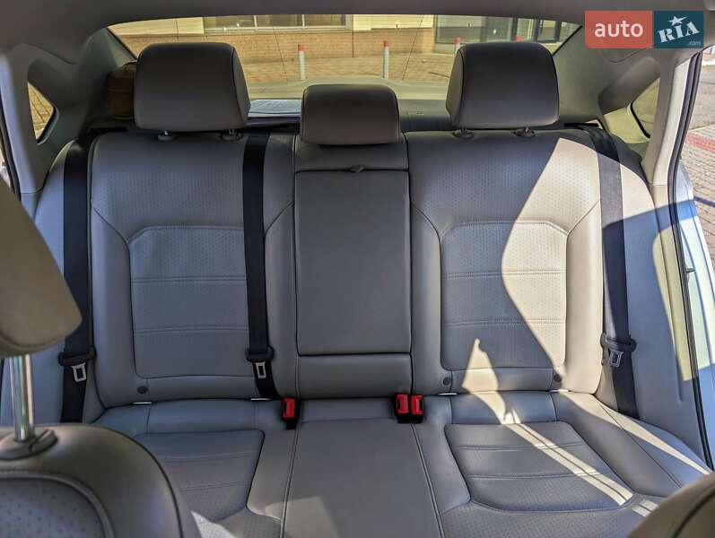 Седан Volkswagen Passat 2013 в Днепре фото 19 Седан Volkswagen Passat 2013 в Днепре