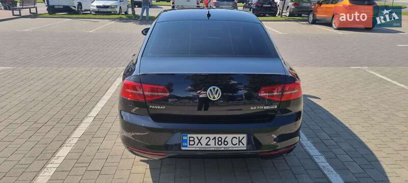 Седан Volkswagen Passat 2015 в Хмельницькому