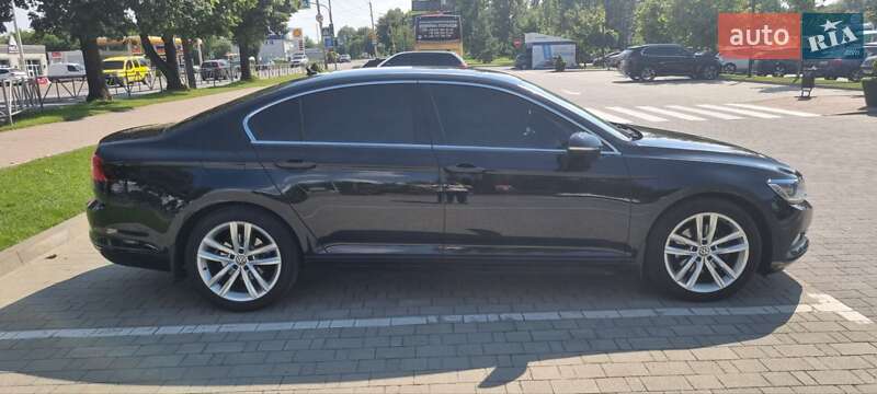 Седан Volkswagen Passat 2015 в Хмельницькому