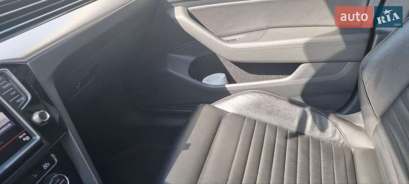 Седан Volkswagen Passat 2015 в Хмельницькому