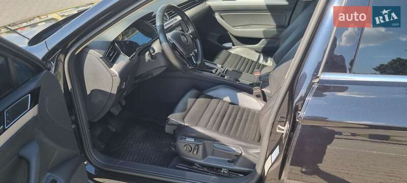 Седан Volkswagen Passat 2015 в Хмельницькому