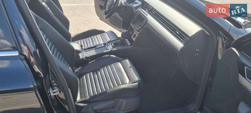Седан Volkswagen Passat 2015 в Хмельницькому
