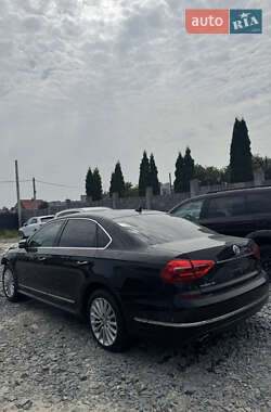 Седан Volkswagen Passat 2015 в Львові