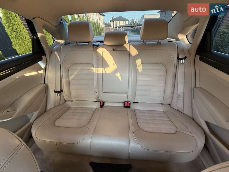 Седан Volkswagen Passat 2014 в Киеве
