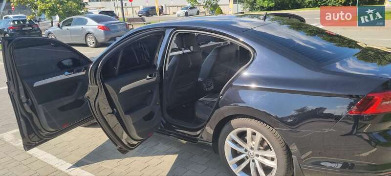 Седан Volkswagen Passat 2015 в Хмельницькому
