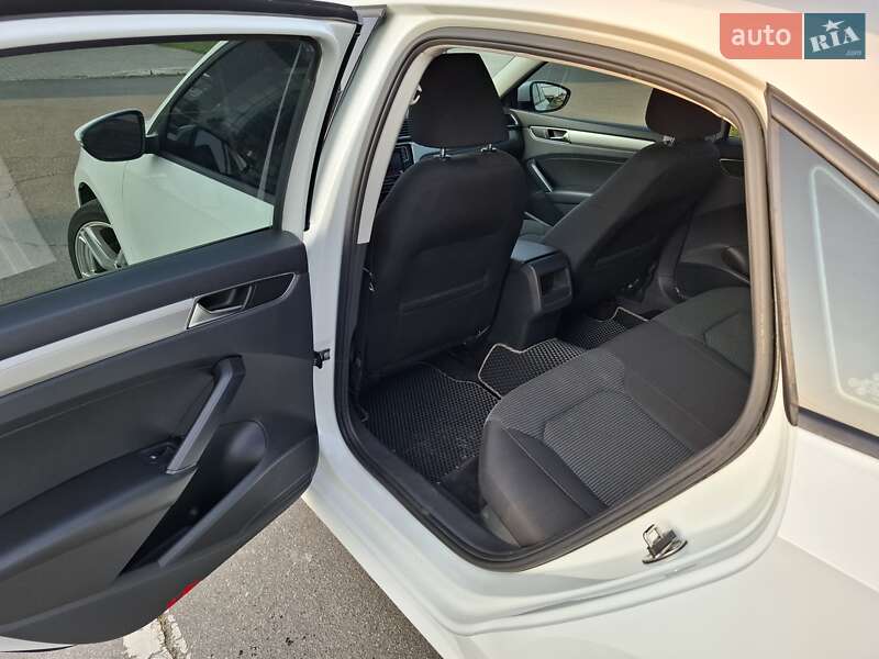 Седан Volkswagen Passat 2018 в Полтаве
