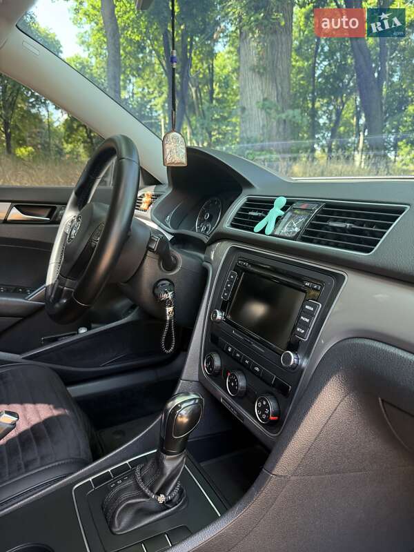 Седан Volkswagen Passat 2013 в Глухове