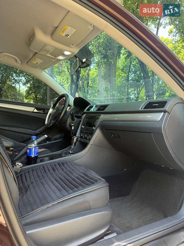 Седан Volkswagen Passat 2013 в Глухове