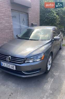 Седан Volkswagen Passat 2012 в Киеве