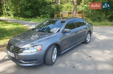 Седан Volkswagen Passat 2013 в Киеве