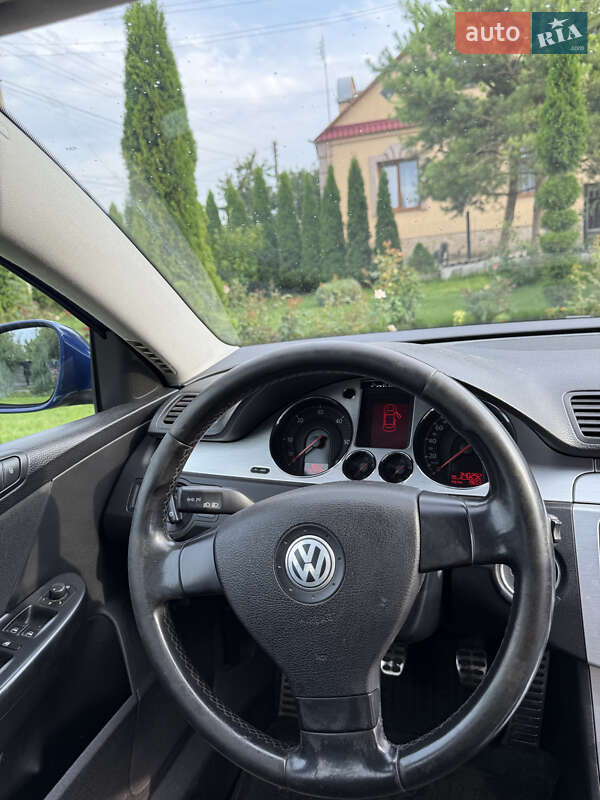 Седан Volkswagen Passat 2006 в Дубні
