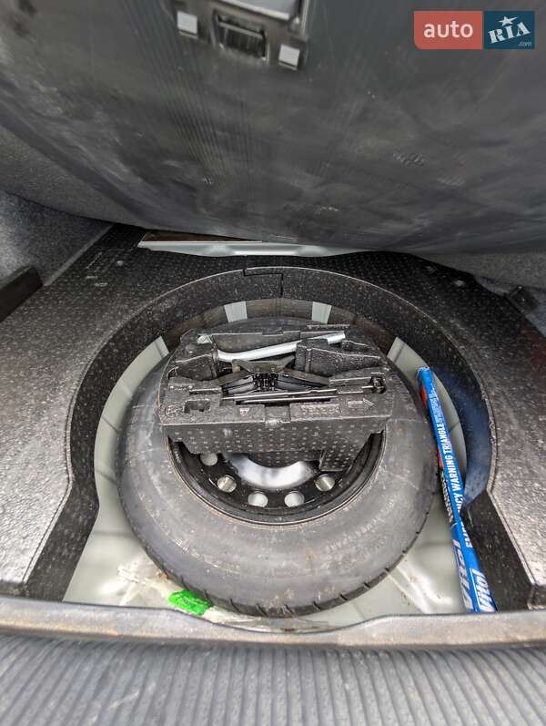 Седан Volkswagen Passat 2012 в Львове