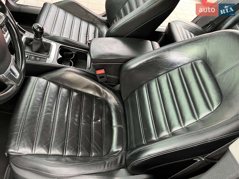 Універсал Volkswagen Passat 2012 в Львові