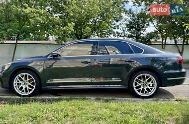 Седан Volkswagen Passat 2016 в Києві