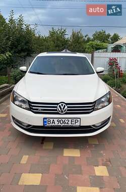 Седан Volkswagen Passat 2014 в Новомиргороді