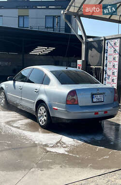 Седан Volkswagen Passat 2003 в 