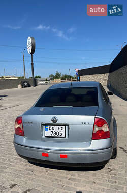 Седан Volkswagen Passat 2003 в 