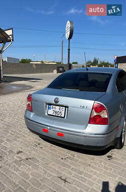 Седан Volkswagen Passat 2003 в 