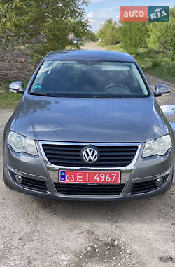 Седан Volkswagen Passat 2006 в Турбовом