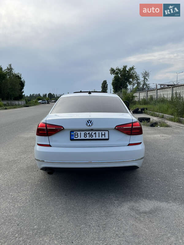 Седан Volkswagen Passat 2015 в Хороле