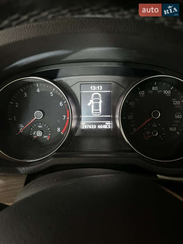 Седан Volkswagen Passat 2015 в Хороле