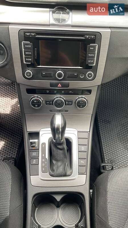 Универсал Volkswagen Passat 2012 в Луцке фото 5 Универсал Volkswagen Passat 2012 в Луцке