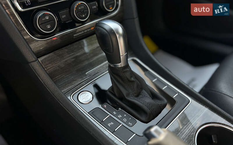 Седан Volkswagen Passat 2018 в Львове фото 12 Седан Volkswagen Passat 2018 в Львове