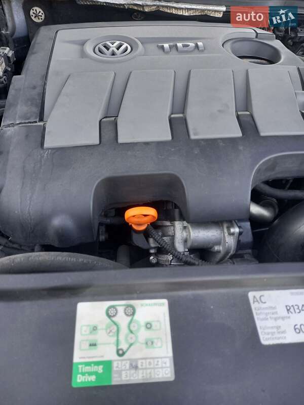 Универсал Volkswagen Passat 2011 в Буче