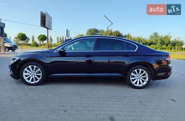 Седан Volkswagen Passat 2015 в Черновцах