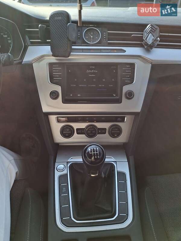Универсал Volkswagen Passat 2015 в Хусте