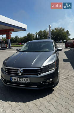 Седан Volkswagen Passat 2016 в Черкасах