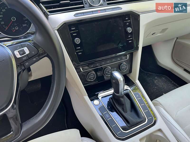 Універсал Volkswagen Passat 2019 в Києві